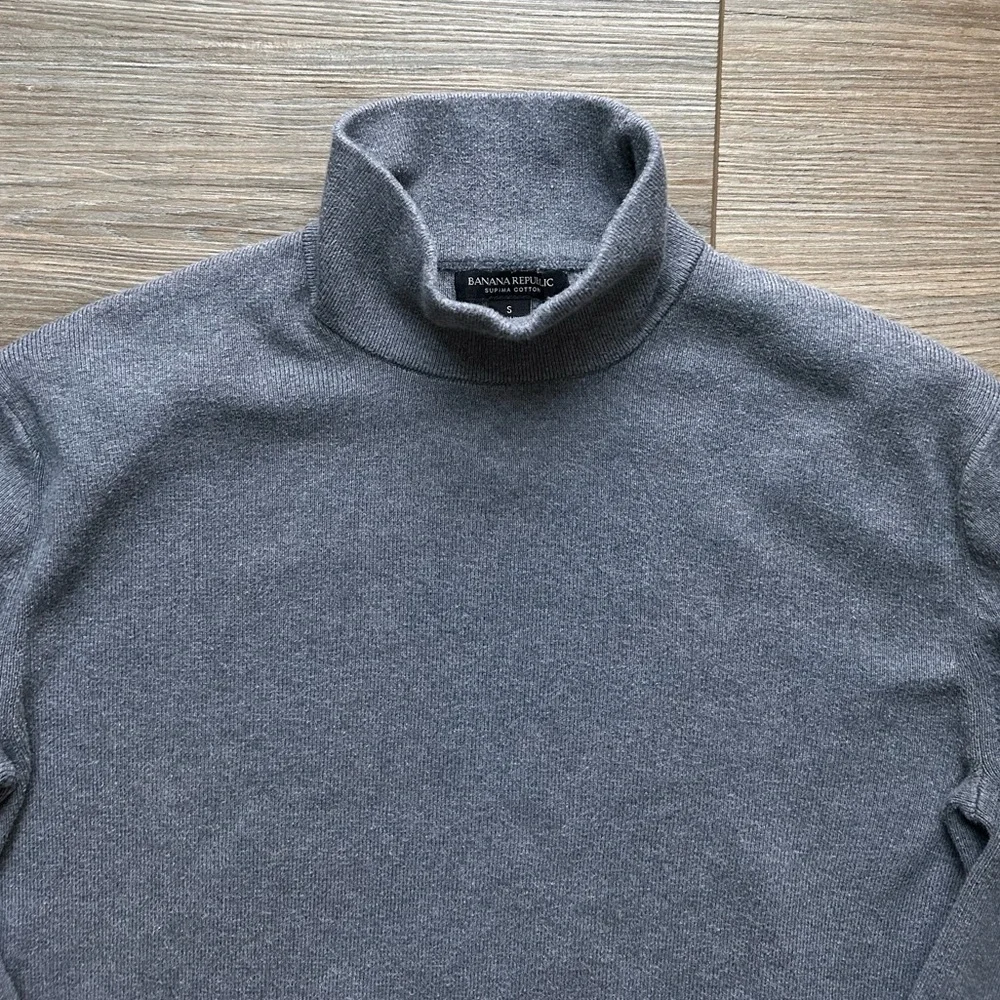 Banana Republic | Supima Cotton Mock Turtleneck in Dark Grey (Small)